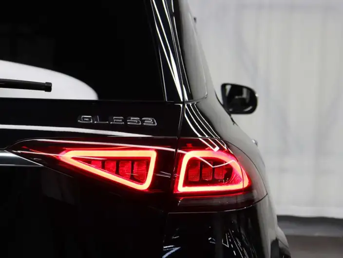 Mercedes-Benz GLE AMG 2023 Model AMG GLE 53 4MATIC+ 55th Anniversary Memorial Edition – фото 7