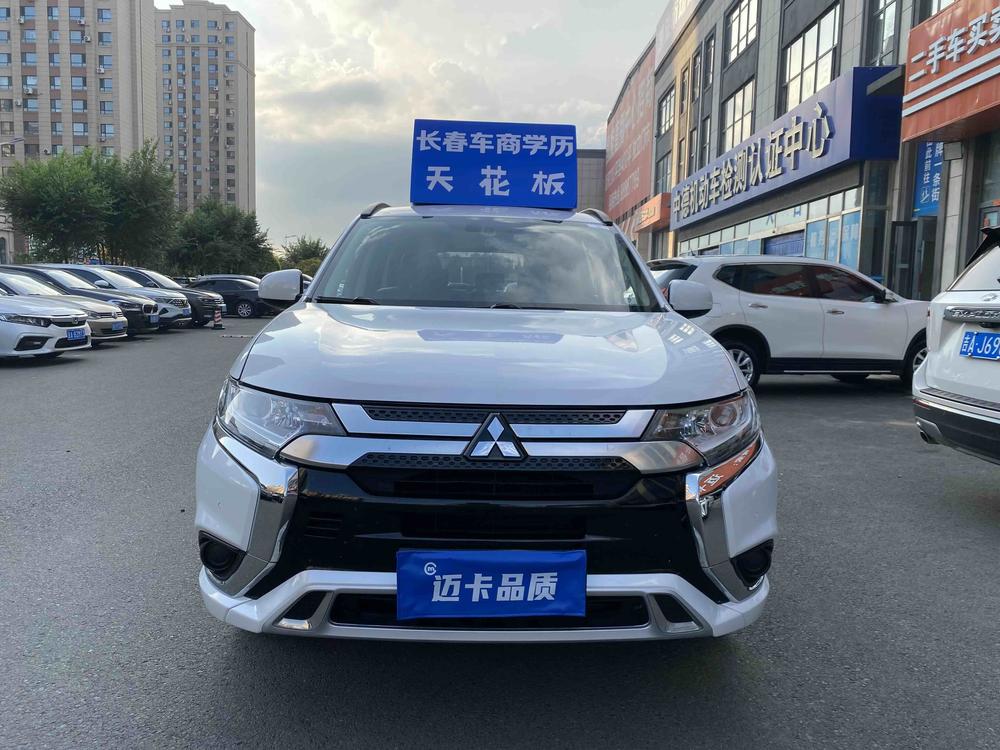 Mitsubishi Outlander 2021 Modified 2.0L 2WD Premium 5-Seater – фото 2