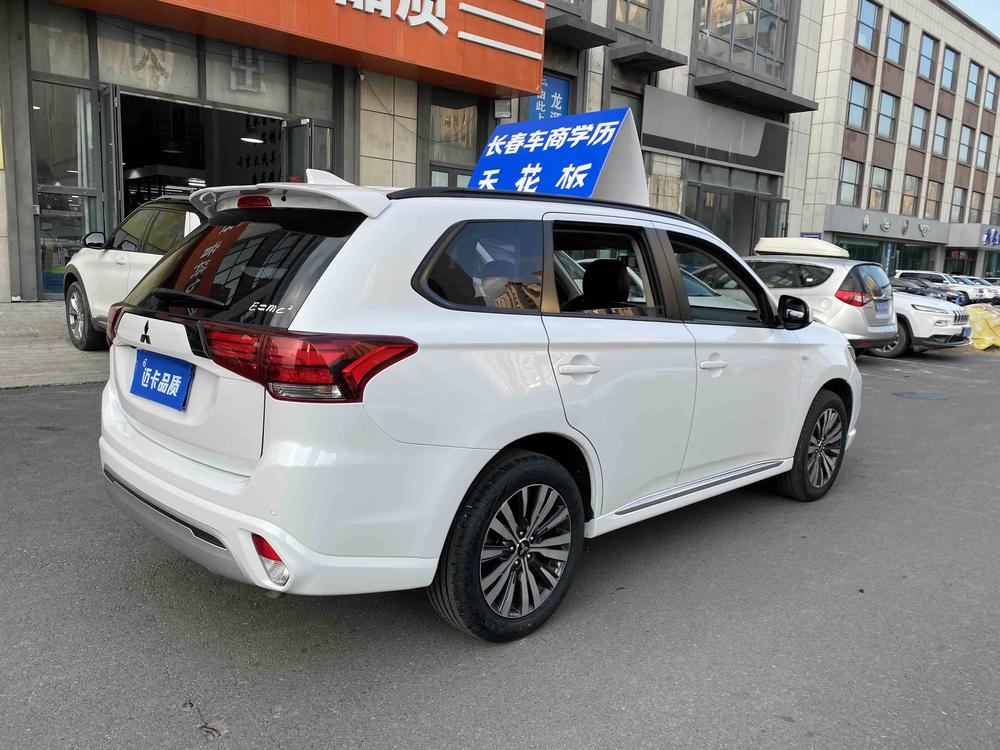 Mitsubishi Outlander 2021 Modified 2.0L 2WD Premium 5-Seater – фото 6