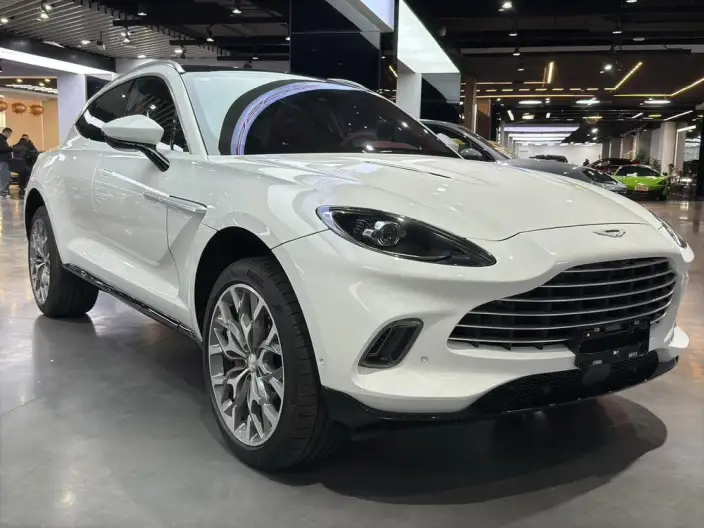 Aston Martin DBX 2024 Model 4.0T V8 – фото 3