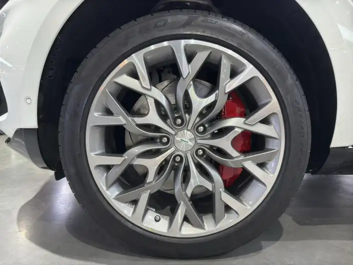 Aston Martin DBX 2024 Model 4.0T V8 – фото 8