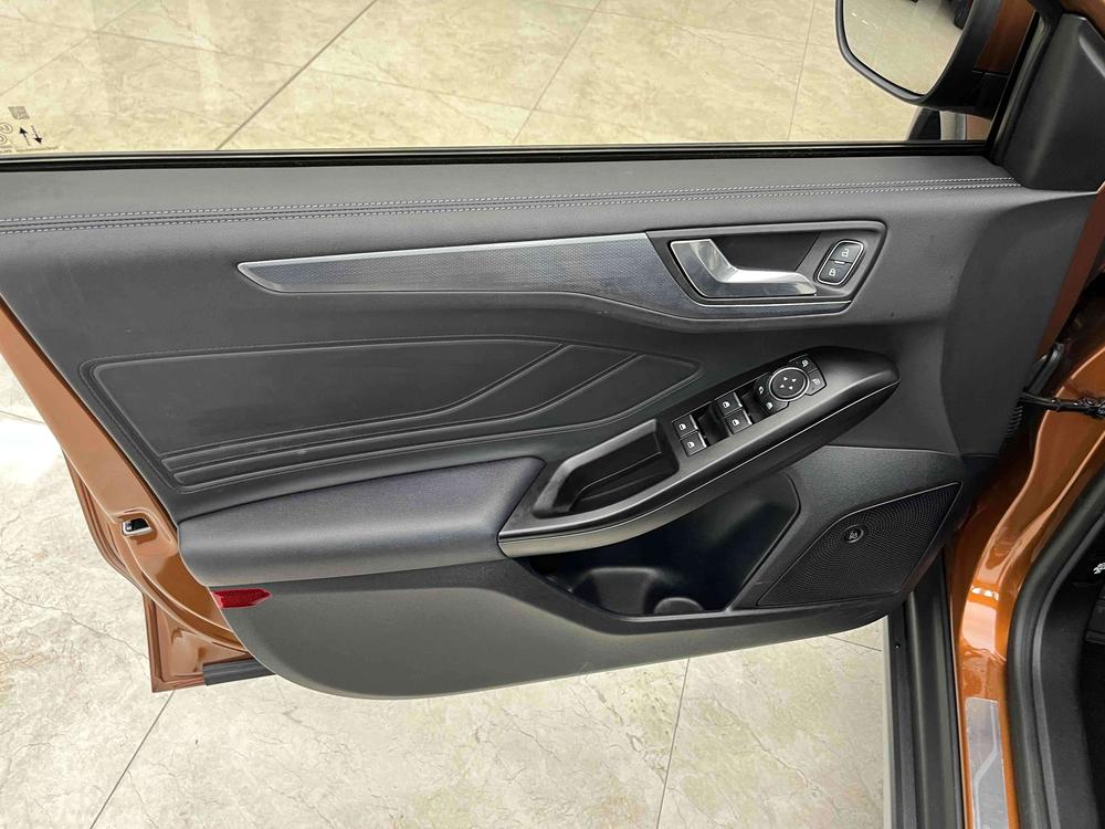 Ford Focus Active 2021 EcoBoost 180 Automatic Trendy – фото 24