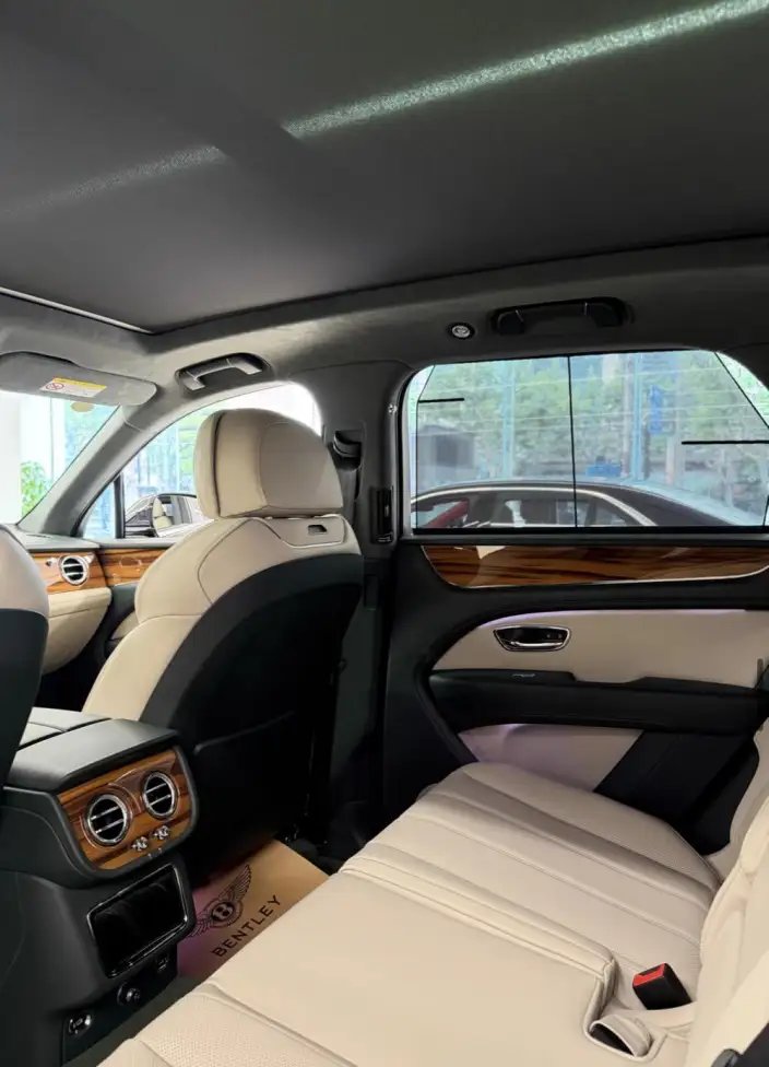 Bentayga 2025 Model 4.0T V8 – фото 6