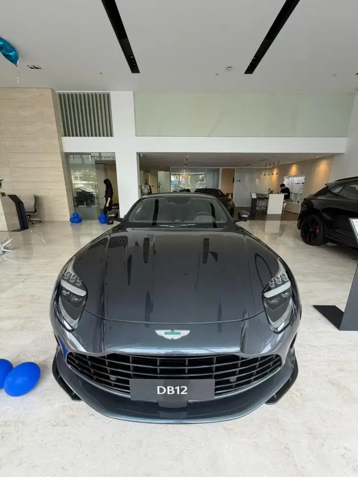 Aston Martin DB12 2024 Model 4.0T V8 Coupe – фото 2
