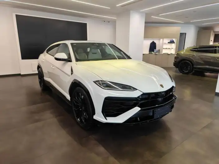 Urus SE 2025 Model 4.0T Standard Model – фото 2