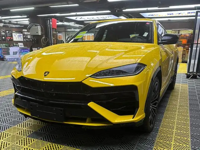Urus SE 2025 Model 4.0T Standard Model – фото 1