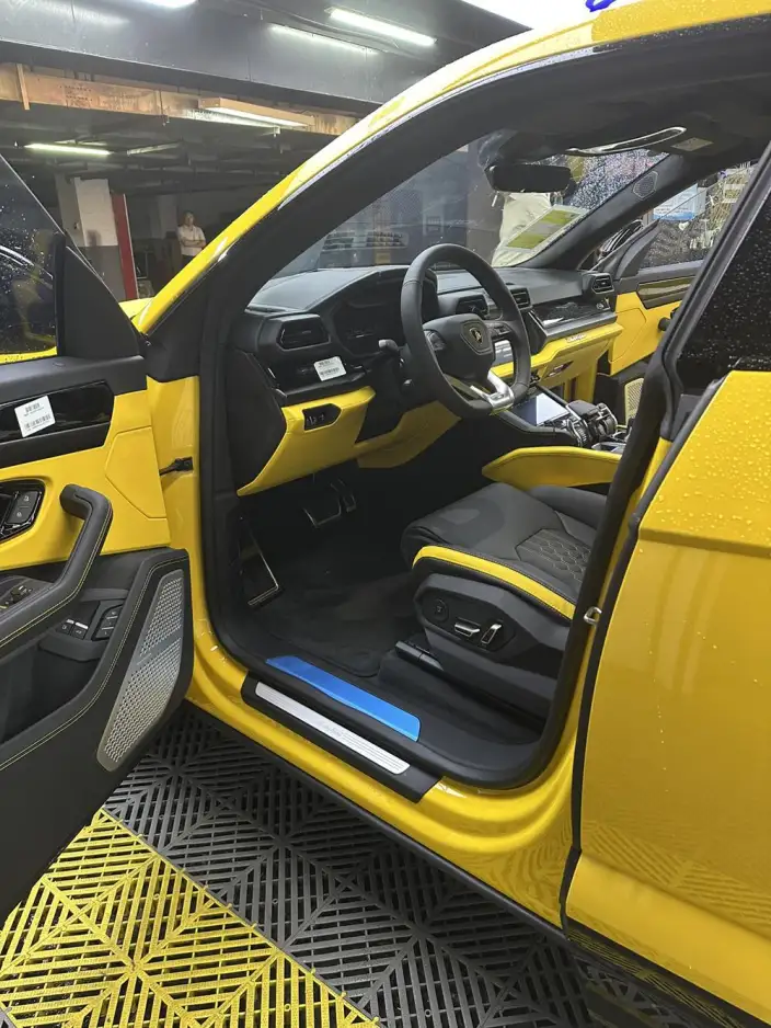 Urus SE 2025 Model 4.0T Standard Model – фото 4