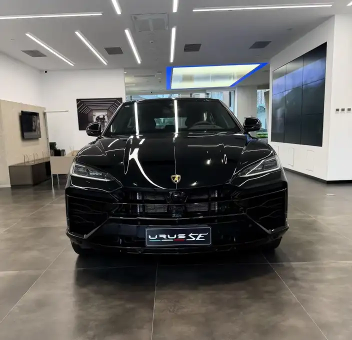 Urus SE 2025 Model 4.0T Standard Model