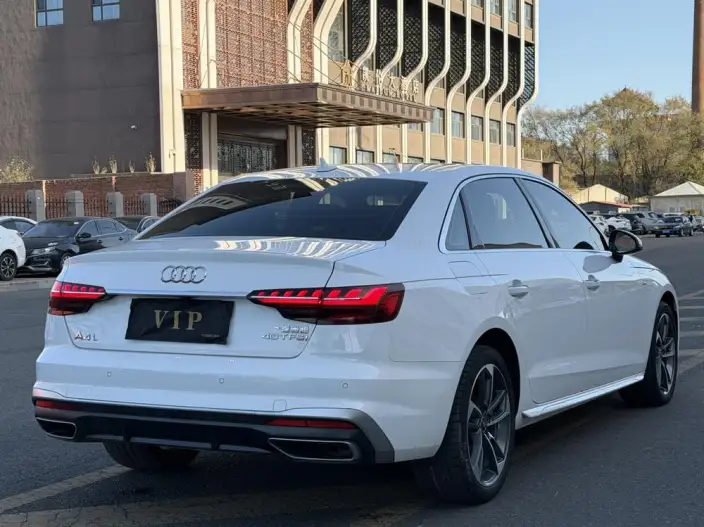 Audi A4 L 2020 Model 40 TFSI Fashion Dynamic Model – фото 6
