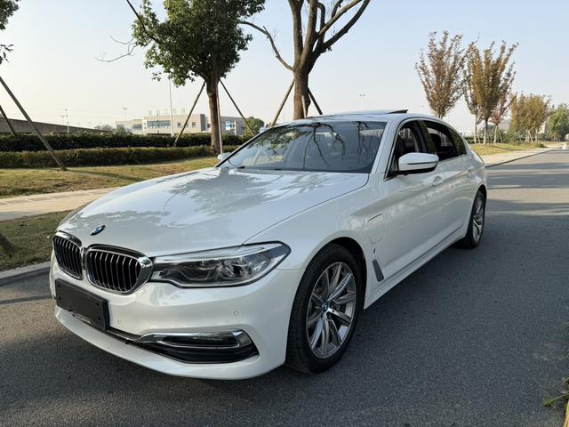 BMW 5 Series PHEV Модель 2019 года 530Le Luxury Set – фото 1