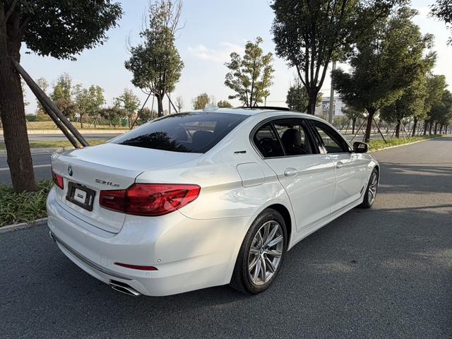 BMW 5 Series PHEV Модель 2019 года 530Le Luxury Set – фото 13