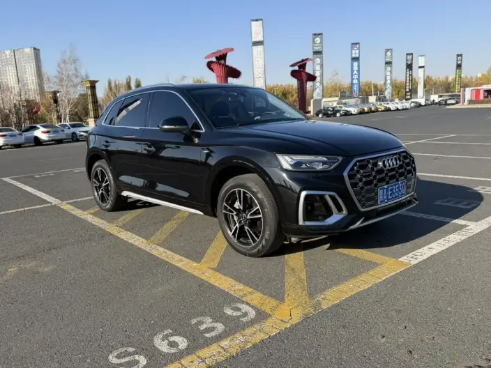 Audi Q5L 2022 Model 40T Fashion Dynamic Model – фото 3