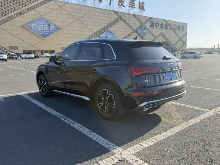 Audi Q5L 2022 Model 40T Fashion Dynamic Model – фото 4