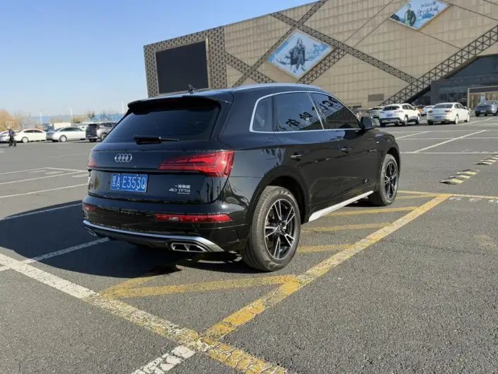 Audi Q5L 2022 Model 40T Fashion Dynamic Model – фото 6