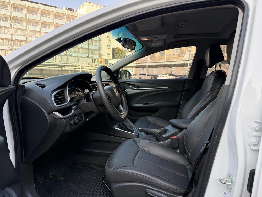 Buick Excelle Модель 2021 года комплектация 1.3T автоматическое Lite Hybrid Elite – фото 7