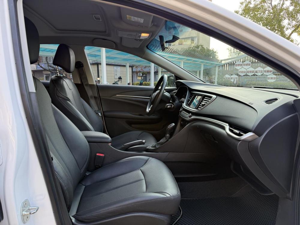 Buick Excelle Модель 2021 года комплектация 1.3T автоматическое Lite Hybrid Elite – фото 10