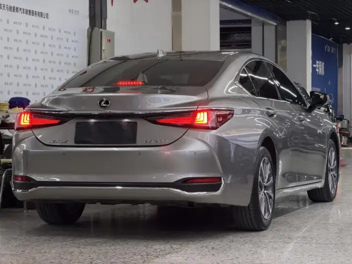 Lexus ES 2021 Model 200 Superior Edition – фото 5