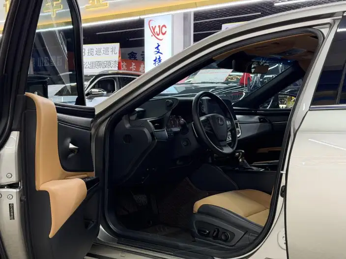 Lexus ES 2021 Model 200 Superior Edition – фото 8