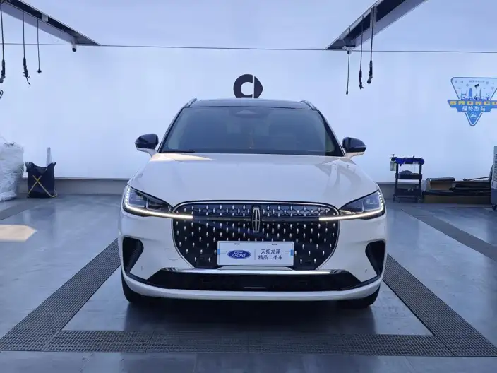 Lincoln Corsair 2023 Model 2.0T 4WD Zunya Edition – фото 2