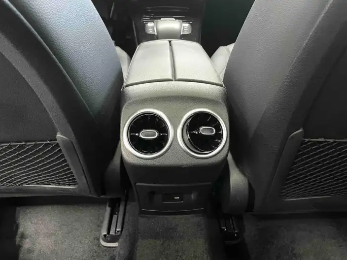 Mercedes-Benz A-class 2022 Model Facelift A 180 L Sports sedan – фото 9