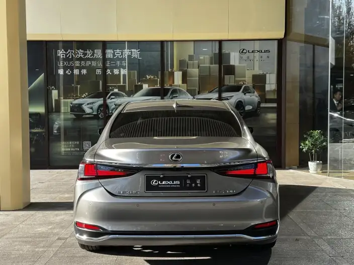Lexus ES 2024 Model 200 Premium