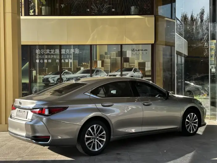 Lexus ES 2024 Model 200 Premium