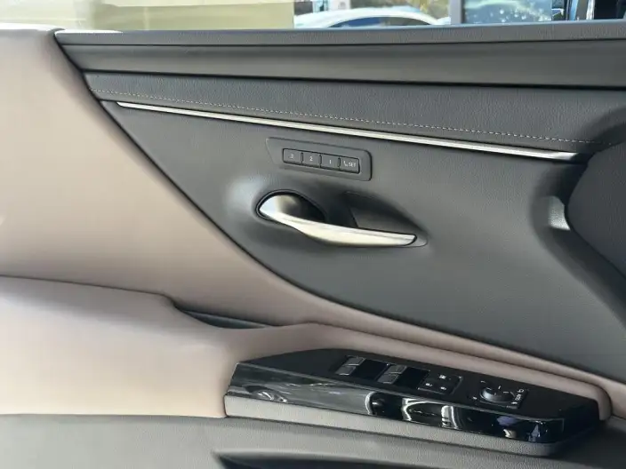 Lexus ES 2024 Model 200 Premium – фото 5