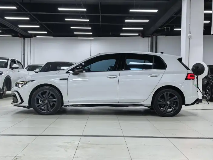 Volkswagen Golf 2023 Model 280TSI DSG R-Line