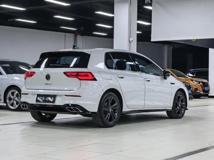 Volkswagen Golf 2023 Model 280TSI DSG R-Line – фото 7