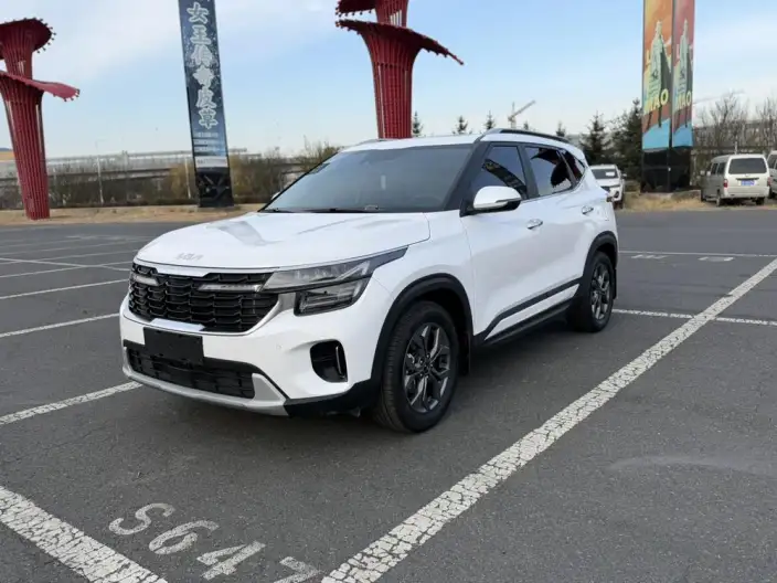 Kia Seltos 2023 Model 1.5L IVT Deluxe Edition – фото 1