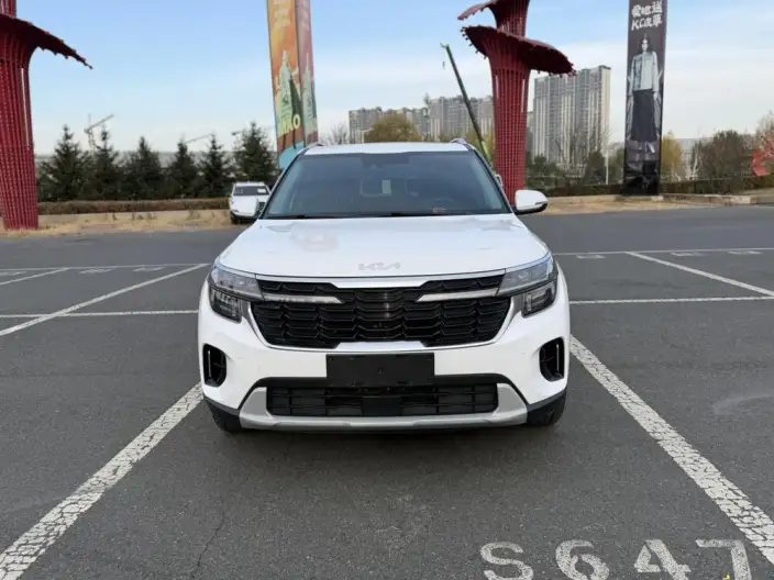 Kia Seltos 2023 Model 1.5L IVT Deluxe Edition – фото 2