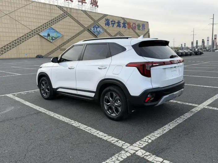 Kia Seltos 2023 Model 1.5L IVT Deluxe Edition – фото 4