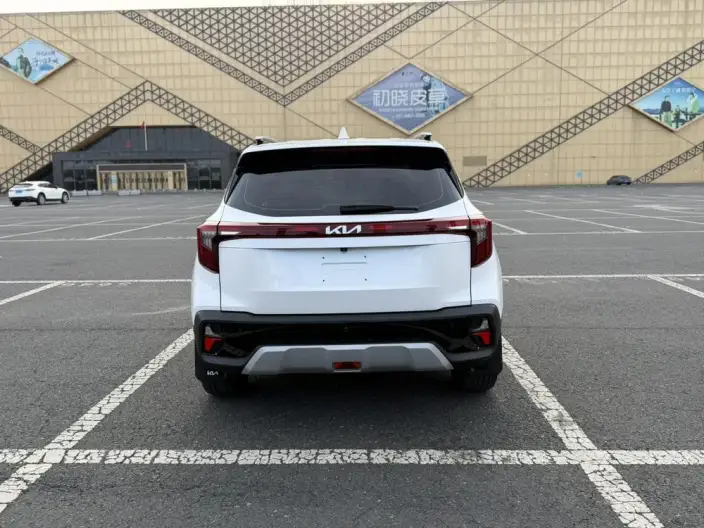 Kia Seltos 2023 Model 1.5L IVT Deluxe Edition – фото 5