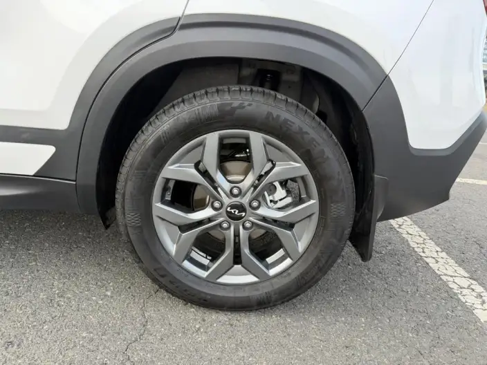 Kia Seltos 2023 Model 1.5L IVT Deluxe Edition – фото 7