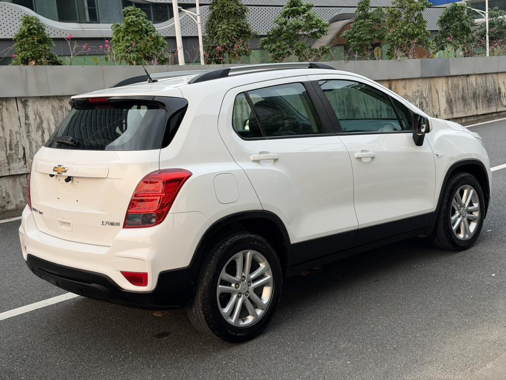 Chevrolet Trax 2017 1.4T Automatic FWD Comfort – фото 7