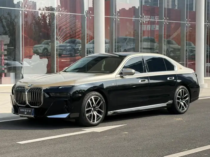 BMW 7 Series 2023 Model 735Li M Sports Set