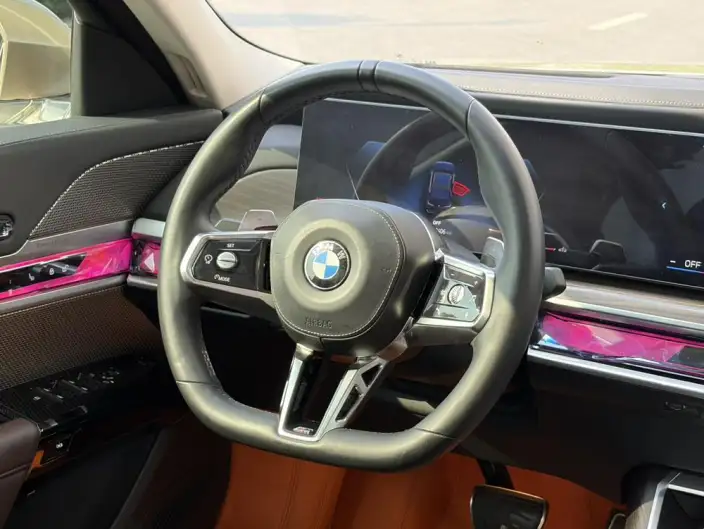 BMW 7 Series 2023 Model 735Li M Sports Set – фото 10