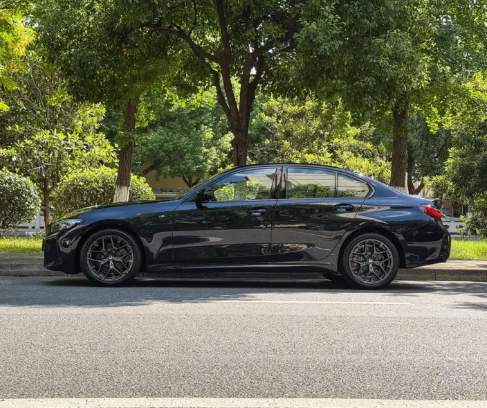 BMW 3 Series 2025 Model 330i M Sports Night Set