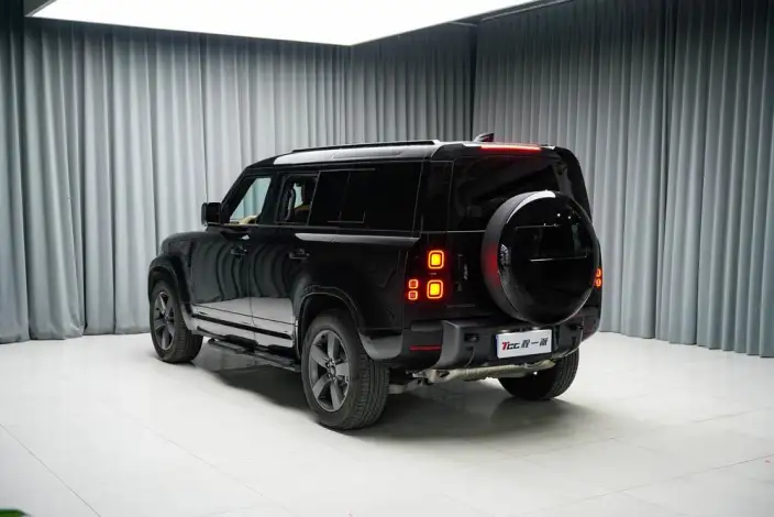Land Rover Defender 2026 Model 110 3.0T P400 X-Dynamic HSE