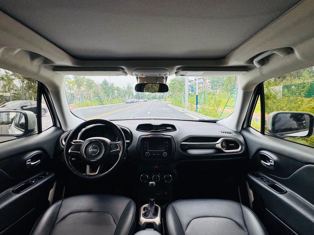 Jeep Renegade 2017 180T Automatic Energy – фото 12