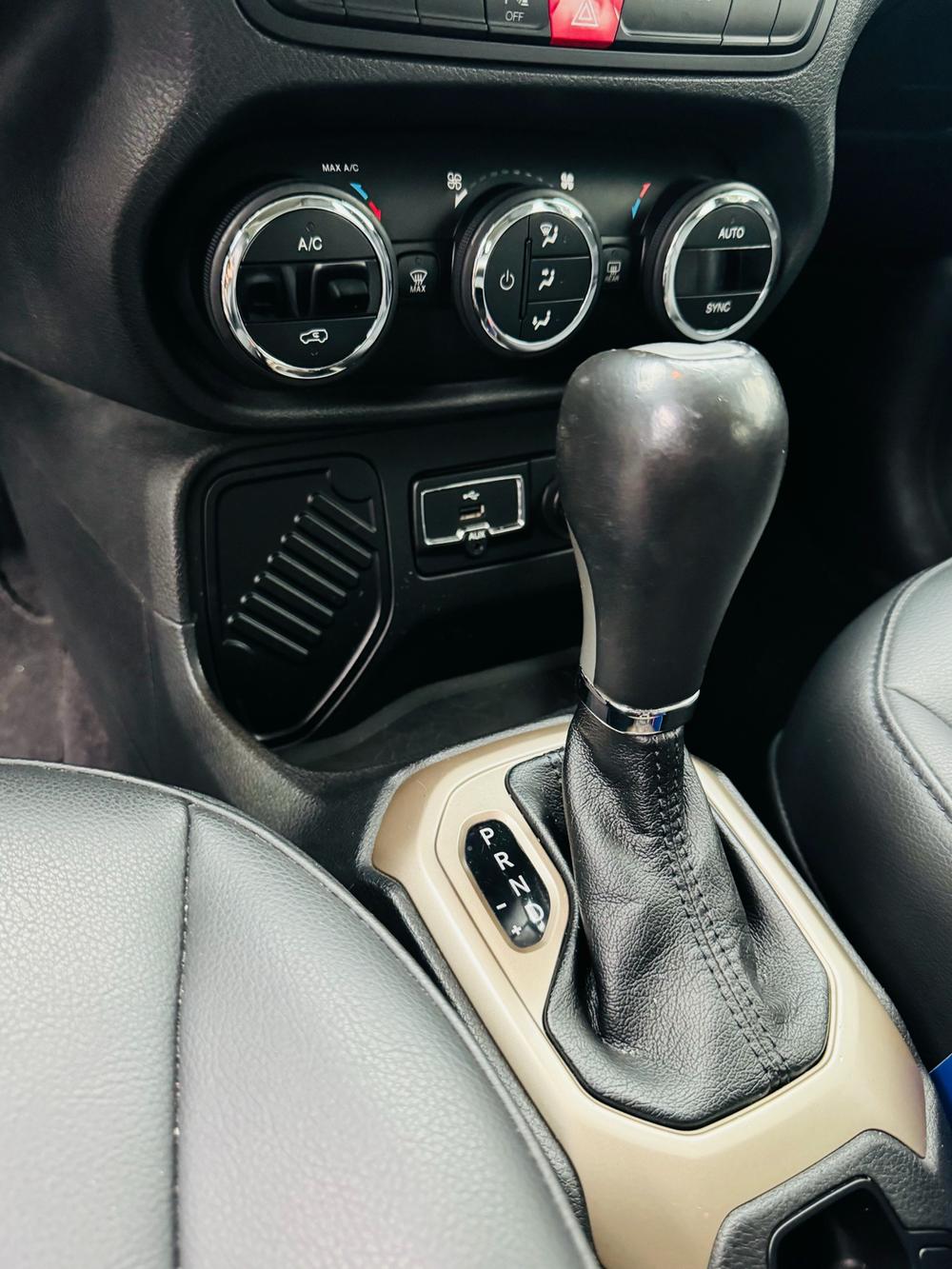 Jeep Renegade 2017 180T Automatic Energy – фото 13