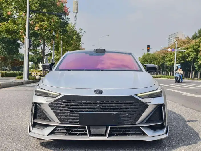 Changan UNI-V 2023 Model 1.5T Sports Edition – фото 2