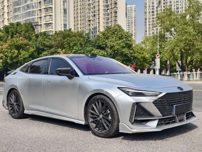 Changan UNI-V 2023 Model 1.5T Sports Edition – фото 3