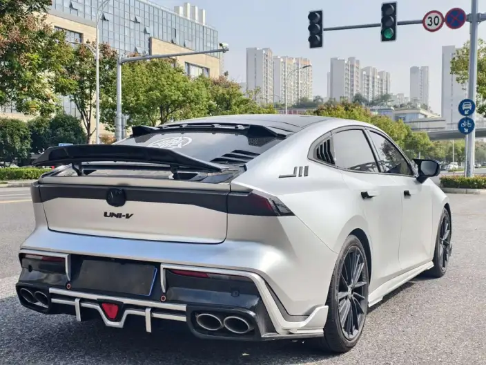 Changan UNI-V 2023 Model 1.5T Sports Edition – фото 6