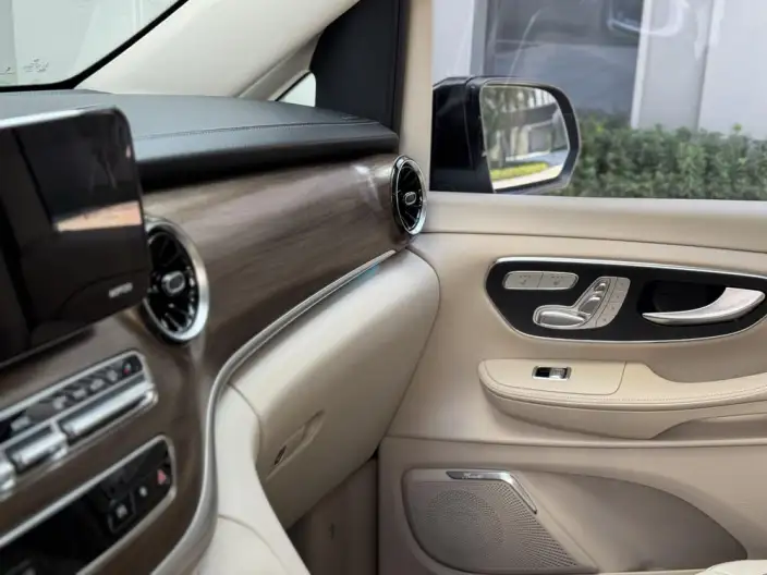 Mercedes-Benz V-Class 2021 Model V 260 Premium Edition – фото 10