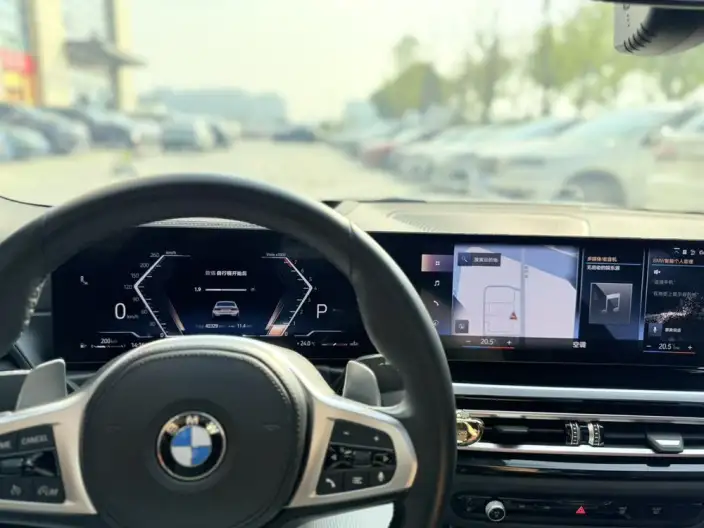 BMW 3 Series 2023 Model 330i M Sports Night Set – фото 8