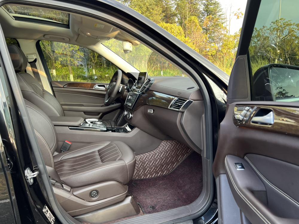 Mercedes-Benz GLS 2018 Facelift GLS 400 4MATIC Dynamic – фото 28