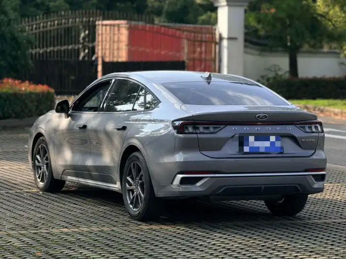 Ford Mondeo 2025 Model EcoBoost 245 Luxury Model – фото 4