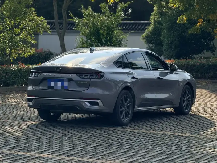 Ford Mondeo 2025 Model EcoBoost 245 Luxury Model – фото 6