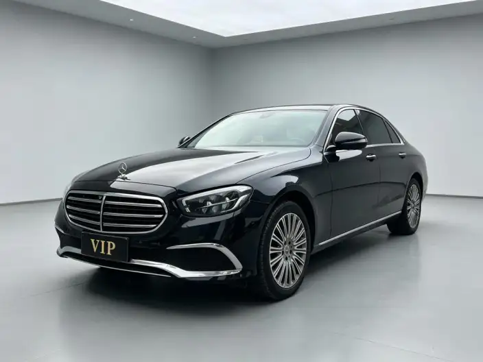 Mercedes-Benz E-Class 2022 Model E 300 L Fashion Model sedan – фото 1